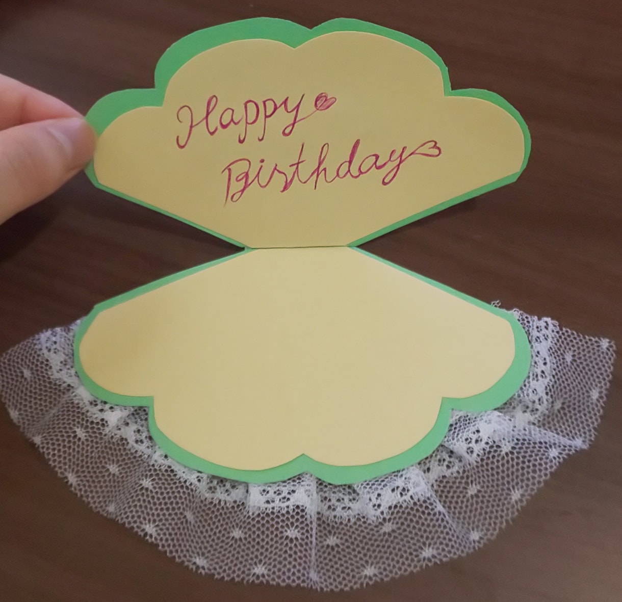 ペーパーフラワー薔薇リースを作ります 誕生日・記念日のプレゼントや自分用にいかがですか？ イメージ8