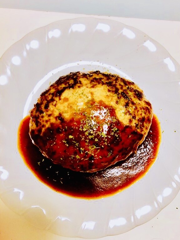 プロのハンバーグ伝授します 一手間加えた肉汁溢れるハンバーグのレシピを紹介します。 イメージ1