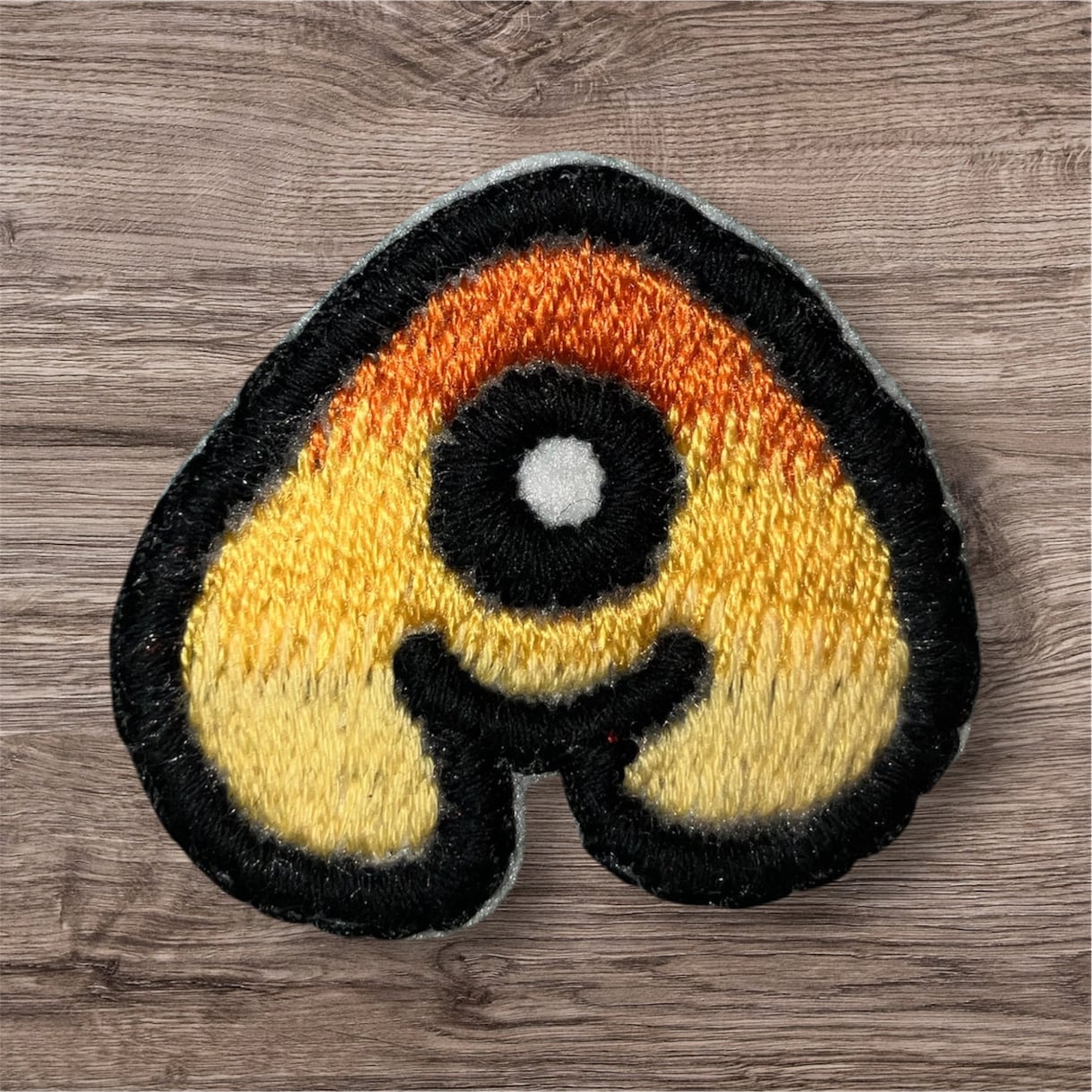 イニシャルセミオーダー品を販売いたします 完全手刺繍、セミオーダーで自分だけの物を...♪*ﾟ イメージ1