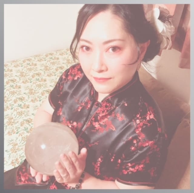 占いカウンセリング☆霊能占い師がアドバイスします 霊能力でハイヤーセルフやアカシックレコードから情報を引き出す イメージ2