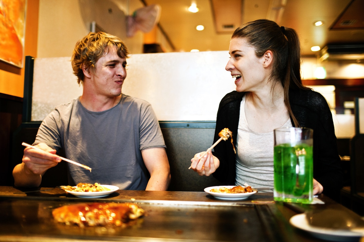 飲食店のメニューブックの翻訳(英中韓他)をします 外国人旅行者に人気のお店になって外国人の口コミ高評価店舗に。 イメージ1