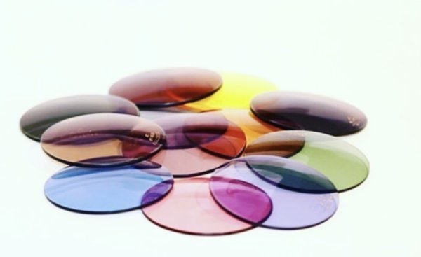 お持ちの眼鏡のレンズ交換お受けいたします 眼鏡のレンズ(度なし)交換をお受けいたします。 イメージ1