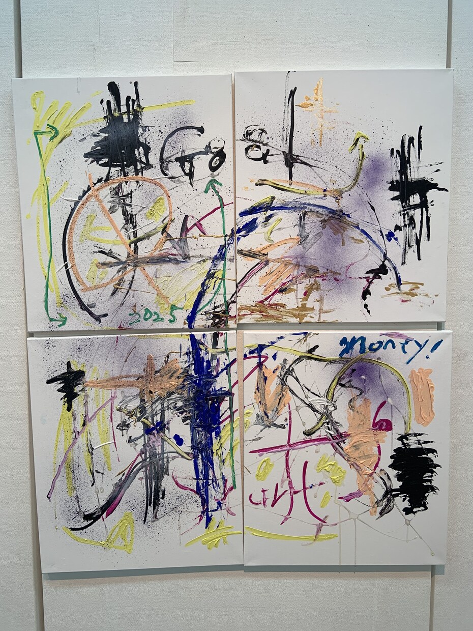 服のデザイン、自宅や職場に飾る抽象画を描きます 札幌大通り美術館など、美術展経験有 イメージ2