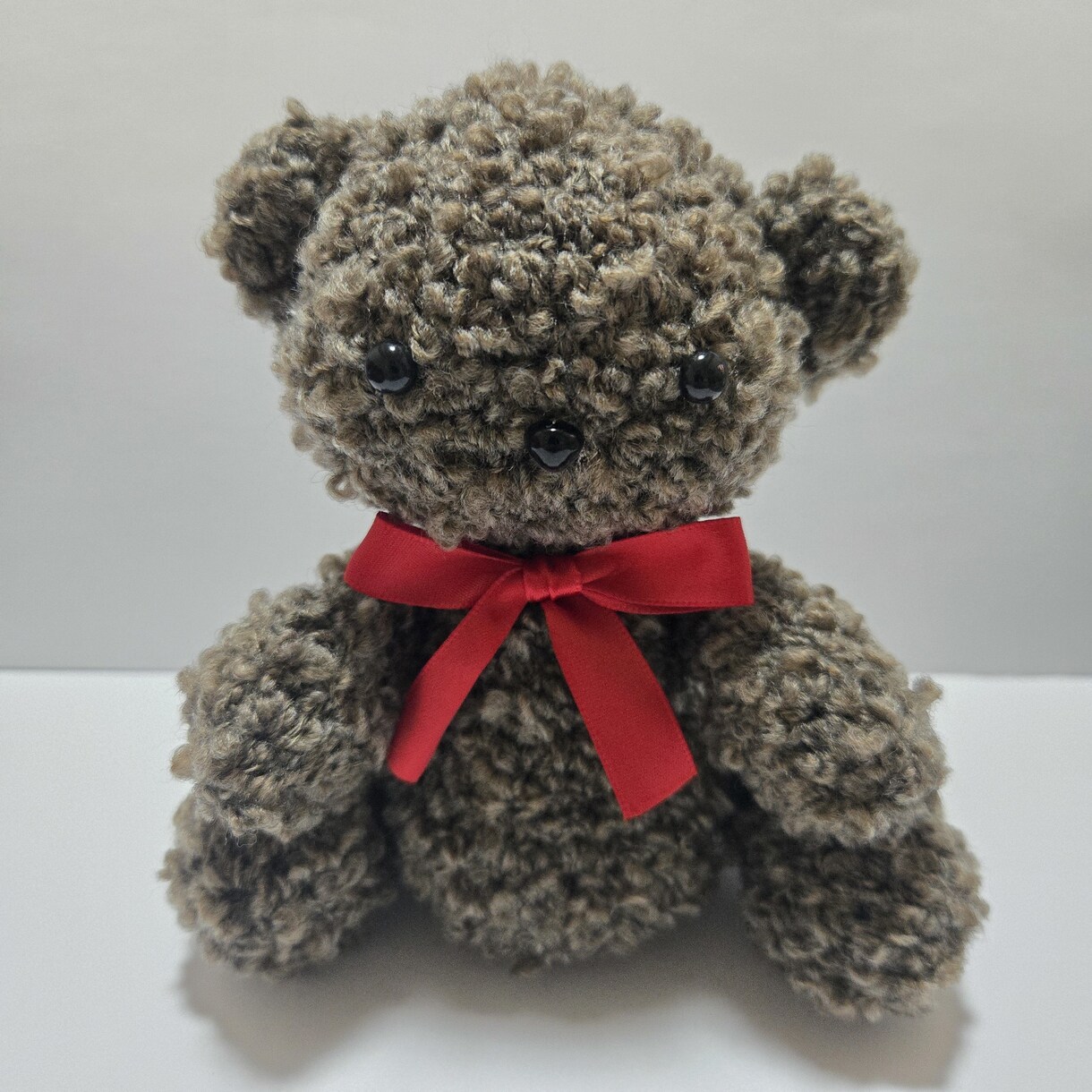 編み物でオリジナルくまちゃんを制作します ふわふわループ糸で、あなただけのあみぐるみクマを作ります。 イメージ6