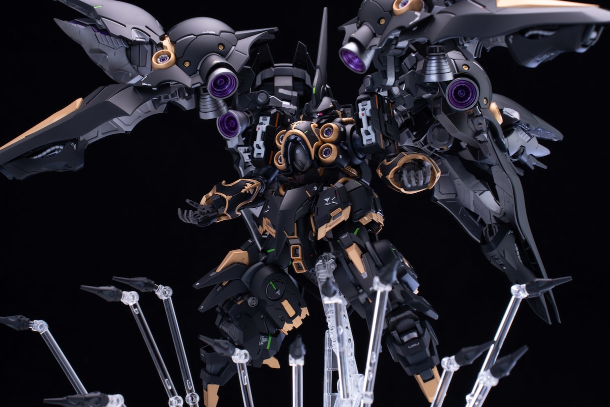 ガンプラ制作代行・積み崩し・素組み・全塗装行います ブラック・ホワイトをベースに高級感のある仕上げが得意です！ イメージ1