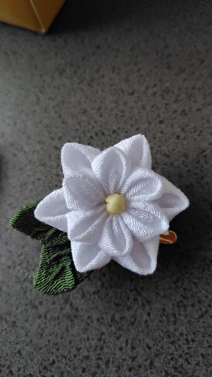 つまみ細工❁オーダーメイド承ります ❁あなたの日常に布で仕上げる彩りを❁ イメージ2