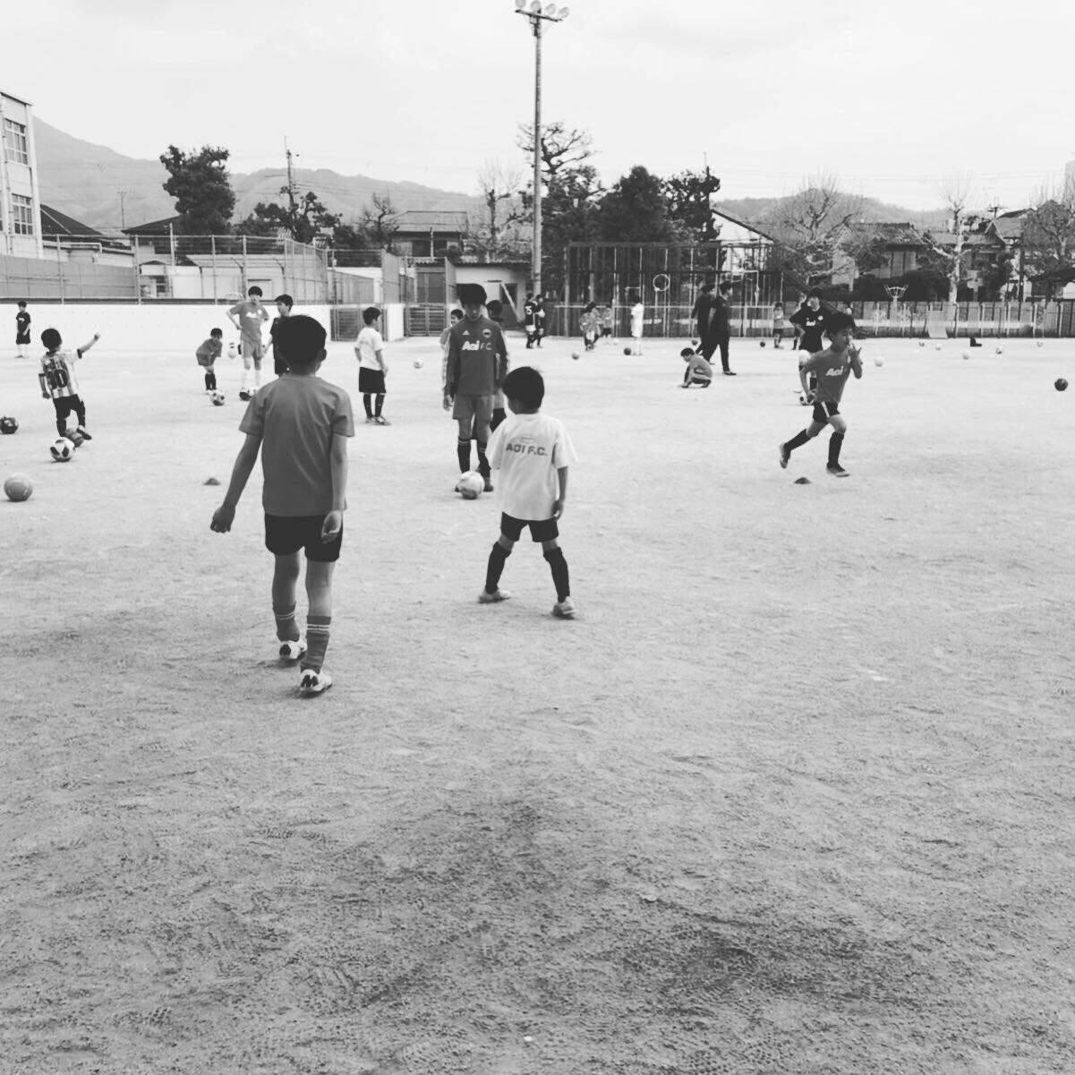 サッカーのプロを目指すサポートをします 元プロサッカー選手が努力の仕方を伝えます イメージ2