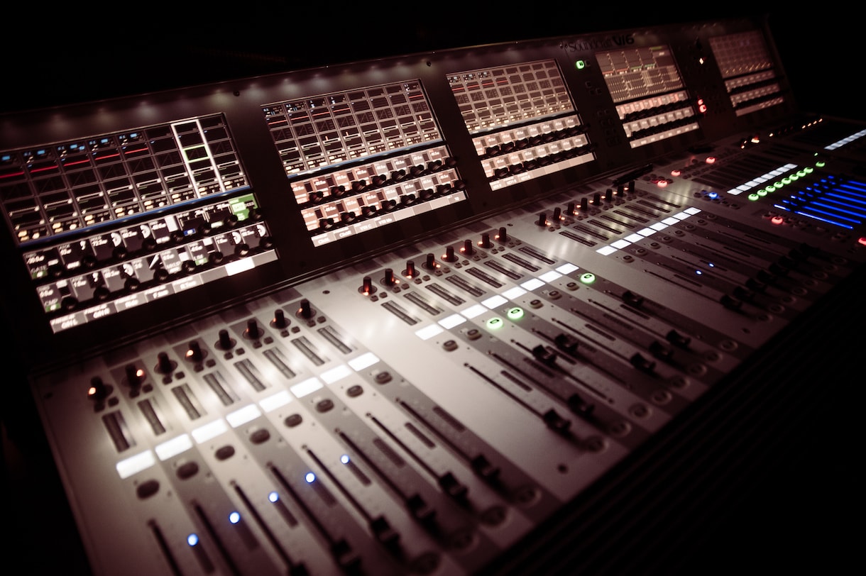 歌ってみたのボーカルMIXします 歌ってみたのボーカルMIXをします。 イメージ1