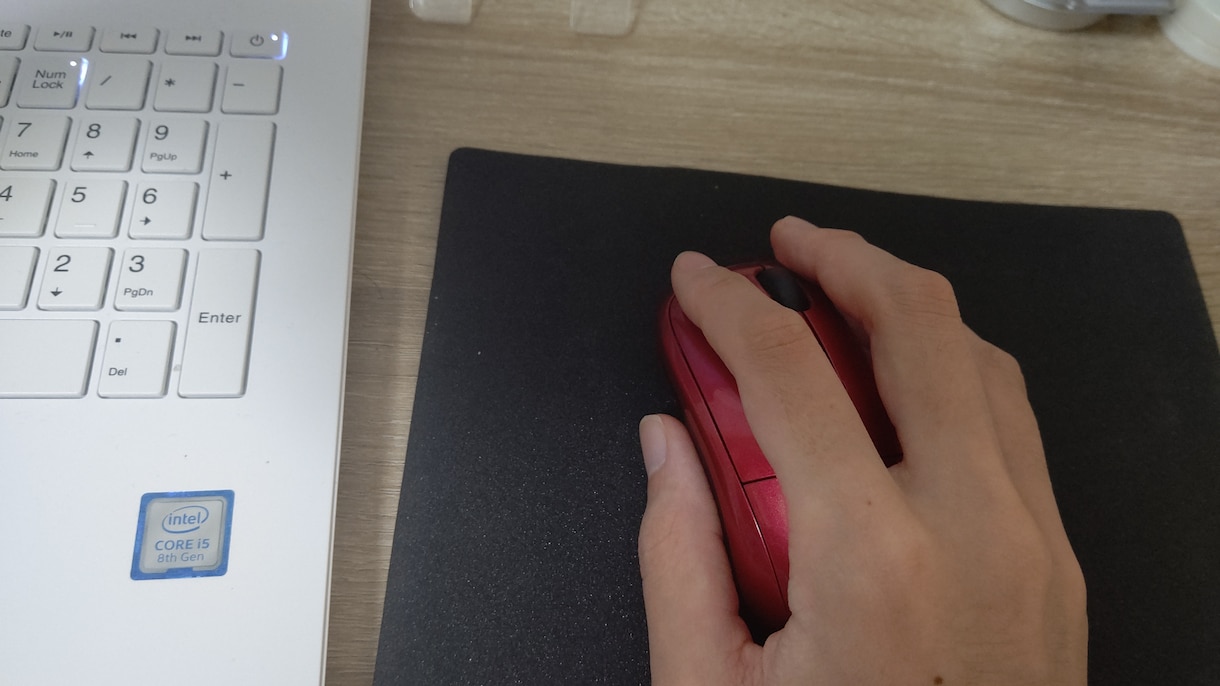 女性の手、素材として提供します ハンドモデル、ネイルモデル、お好きなシチュエーションでどうぞ イメージ2
