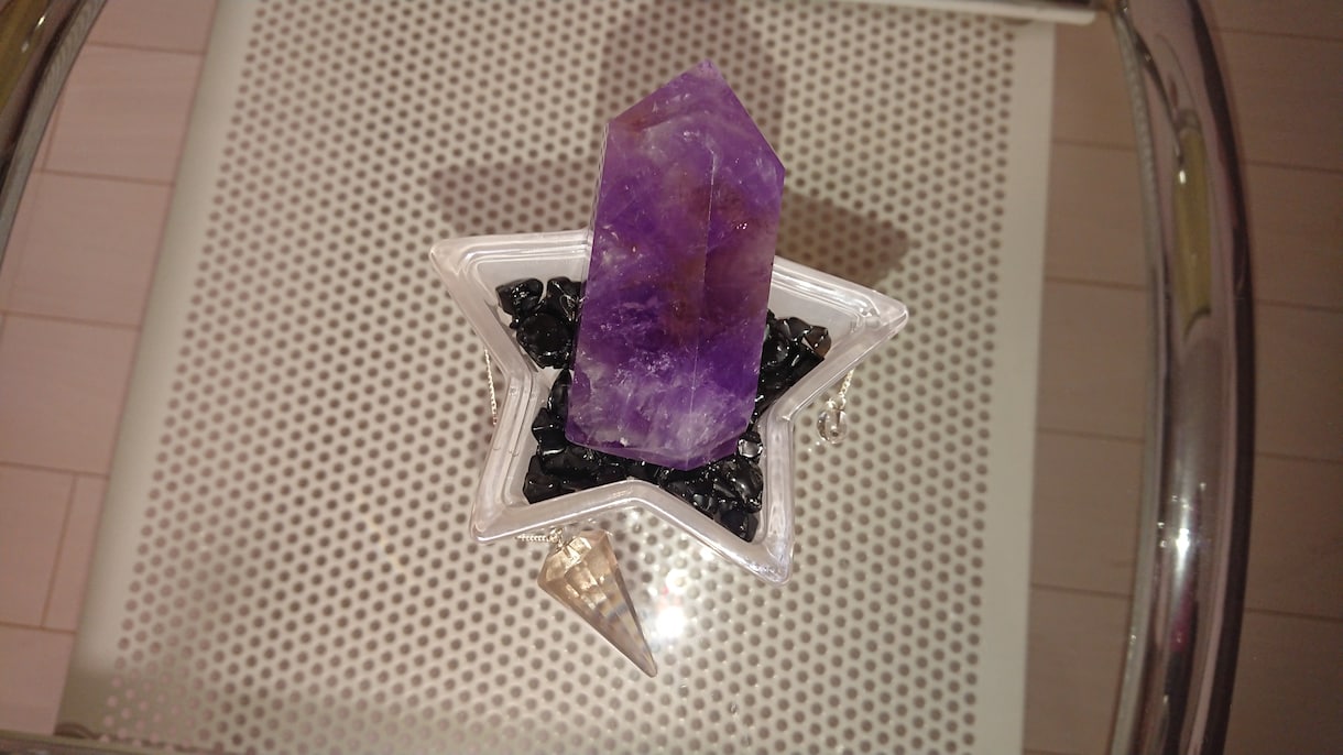 カードを使用し占いをメッセージ鑑定致します あなたの心を虹色に変えhappyのお手伝いをさせて頂きます。 イメージ4
