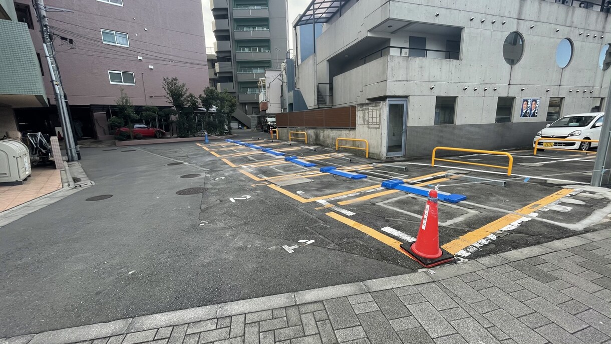 コインパーキングについてアドバイス致します 機器購入・設置工事費・売上や粗利予測金額をご案内します。 イメージ1
