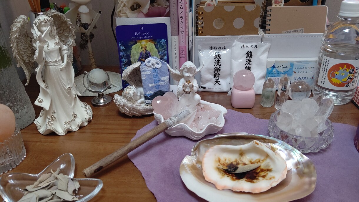 貴方を護る存在達からのメッセージを受け取ります カードを使って目に見えぬ存在達との橋渡しを致します イメージ2