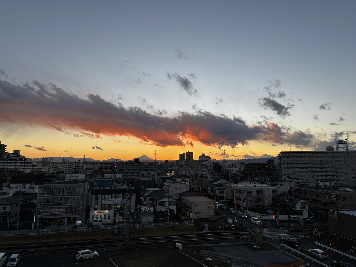 役には立たないけど、ちょっと落ち着く雑談をします 誰かと話す。ただそれだけで、今日がちょっと変わる。 イメージ5