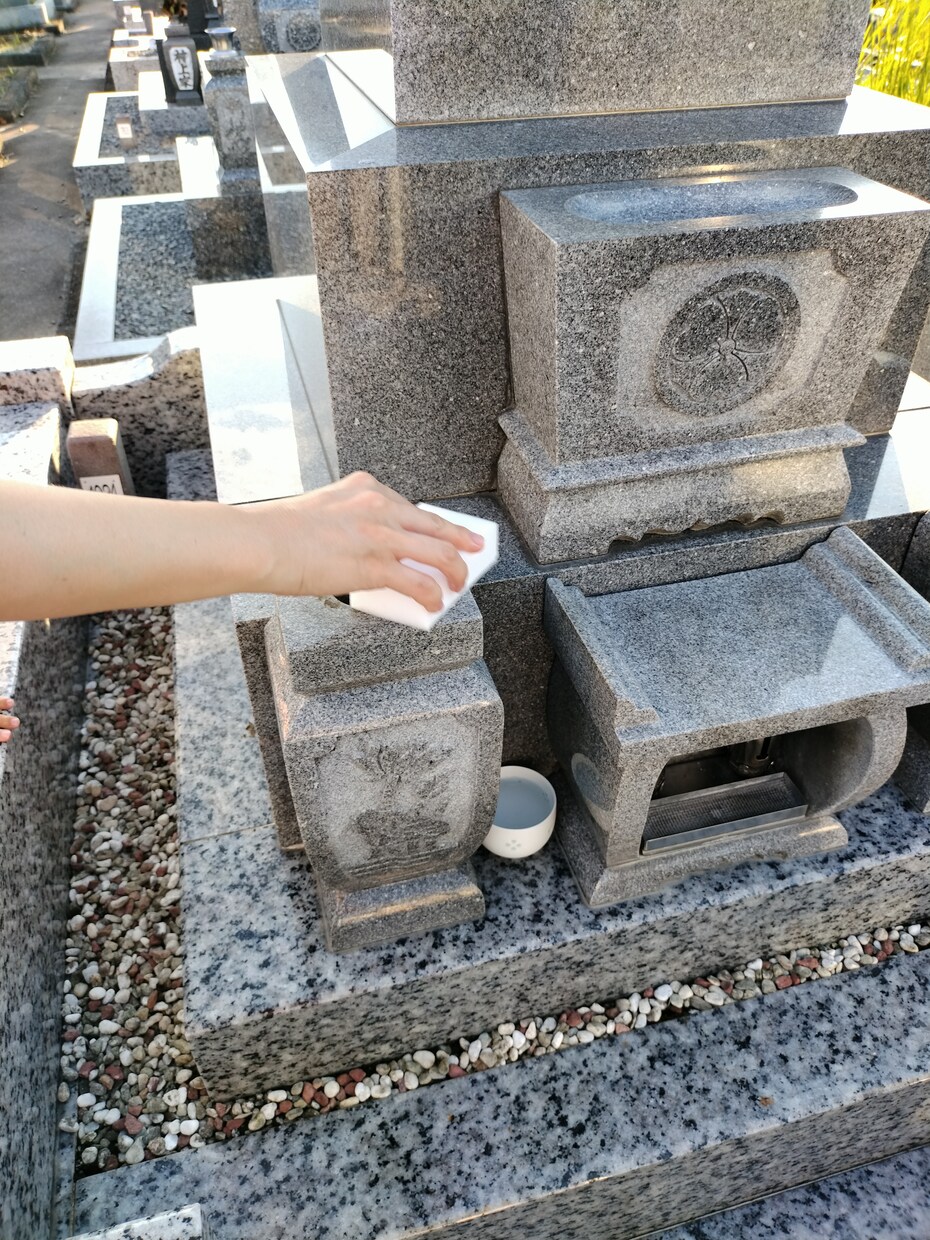 川越市内限定！お墓のお掃除代行します お墓参りに行きたいけど遠方な方など、私たちがキレイにします！ イメージ3