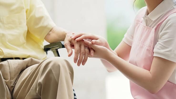 介護士になろうかな？と考えてる方に情報を提供します 現役介護士が介護現場のリアルをお話しします！ イメージ1
