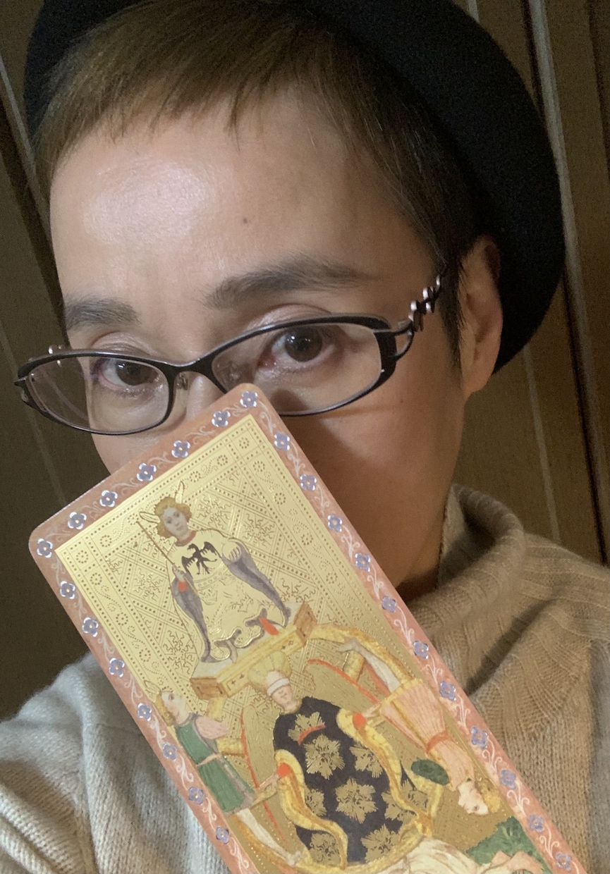 タロットであなたの未来に希望の火を灯します アラ還占い師が、あなたの迷いや不安に一緒に向き合います イメージ1