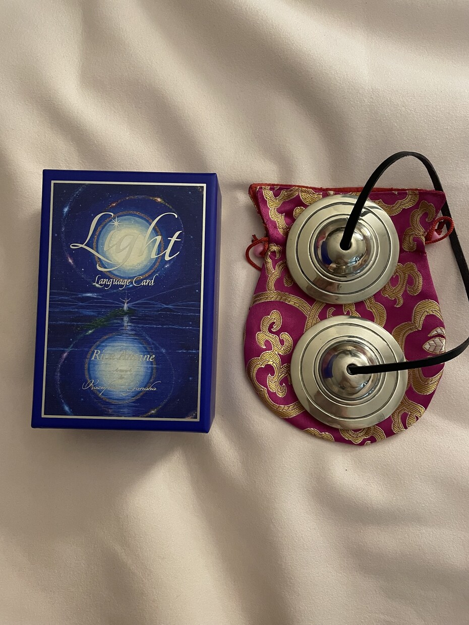 本当の自分と繋がる為のメッセージをお伝えします オラクルカードを1枚引き、写真と共にメッセージを届けます イメージ2