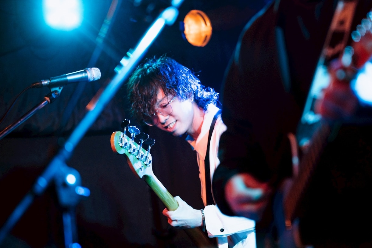 Fender最高峰の音でベース演奏・録音致します J-POPやバラードに最適。現役バンドマンが歌うベースを演奏 イメージ2