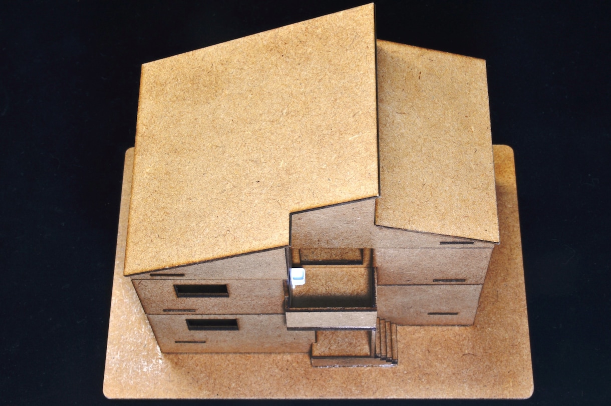 家の図面から1/100の家の模型を作ります 1.5ｍｍ木材またはMDF材で製作いたします。 イメージ4