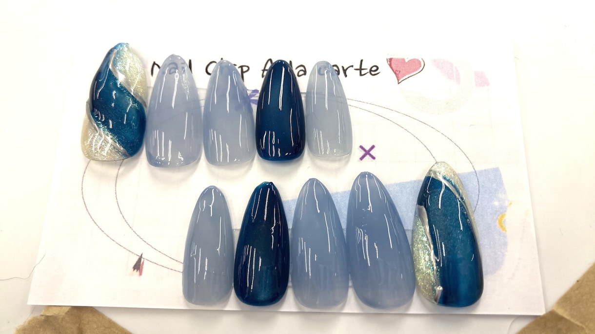 16⌒現品ネイルチップを格安で販売します 深いグリーンでオシャレ感を出しました。 イメージ1