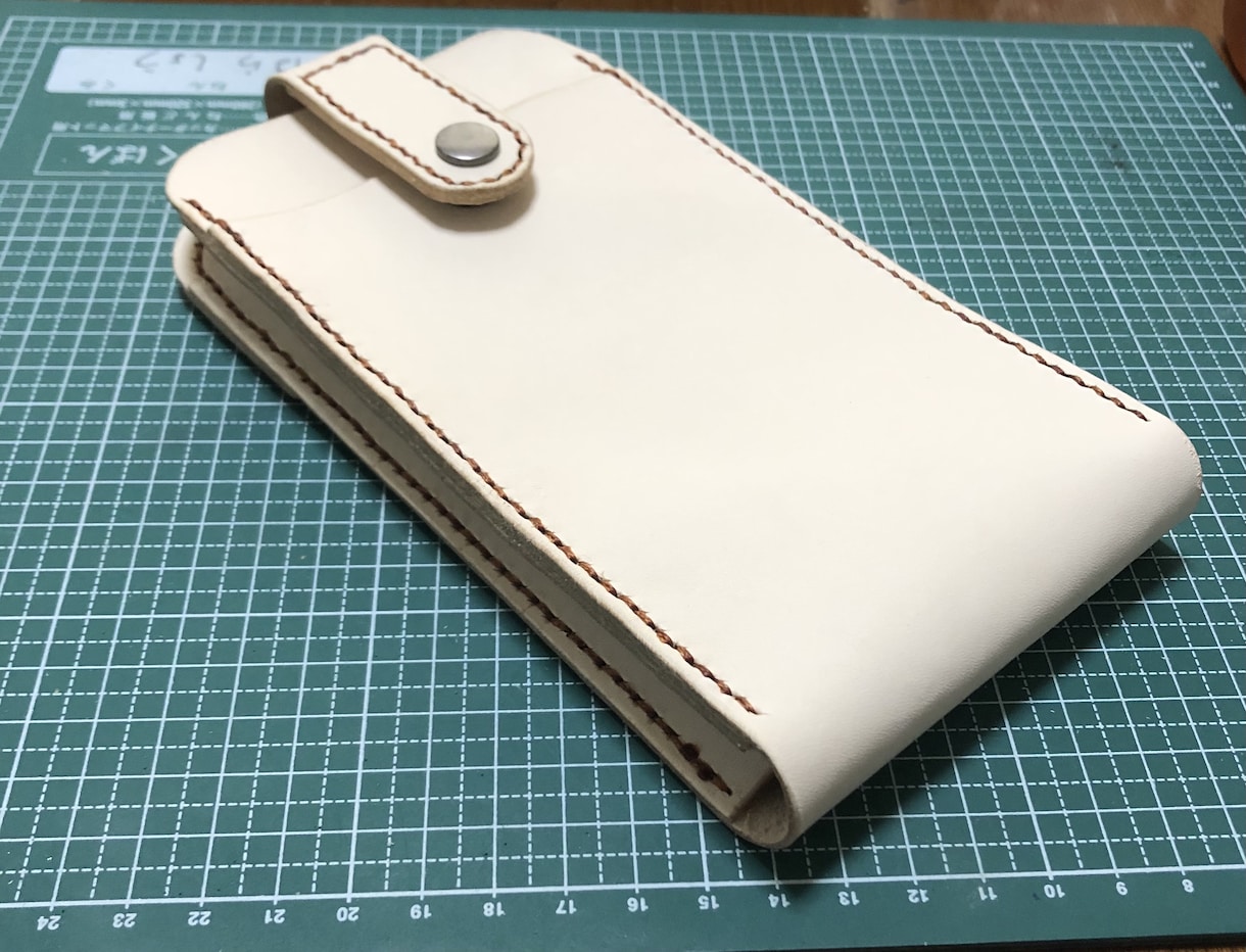 革製スマホケース、小物作ります ごくシンプルな革製品を作成します。 イメージ3