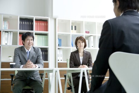 相手に印象が残る面接とは？面接の模擬テストをします インパクトを与える自己PRの方法を伝授します。 イメージ1