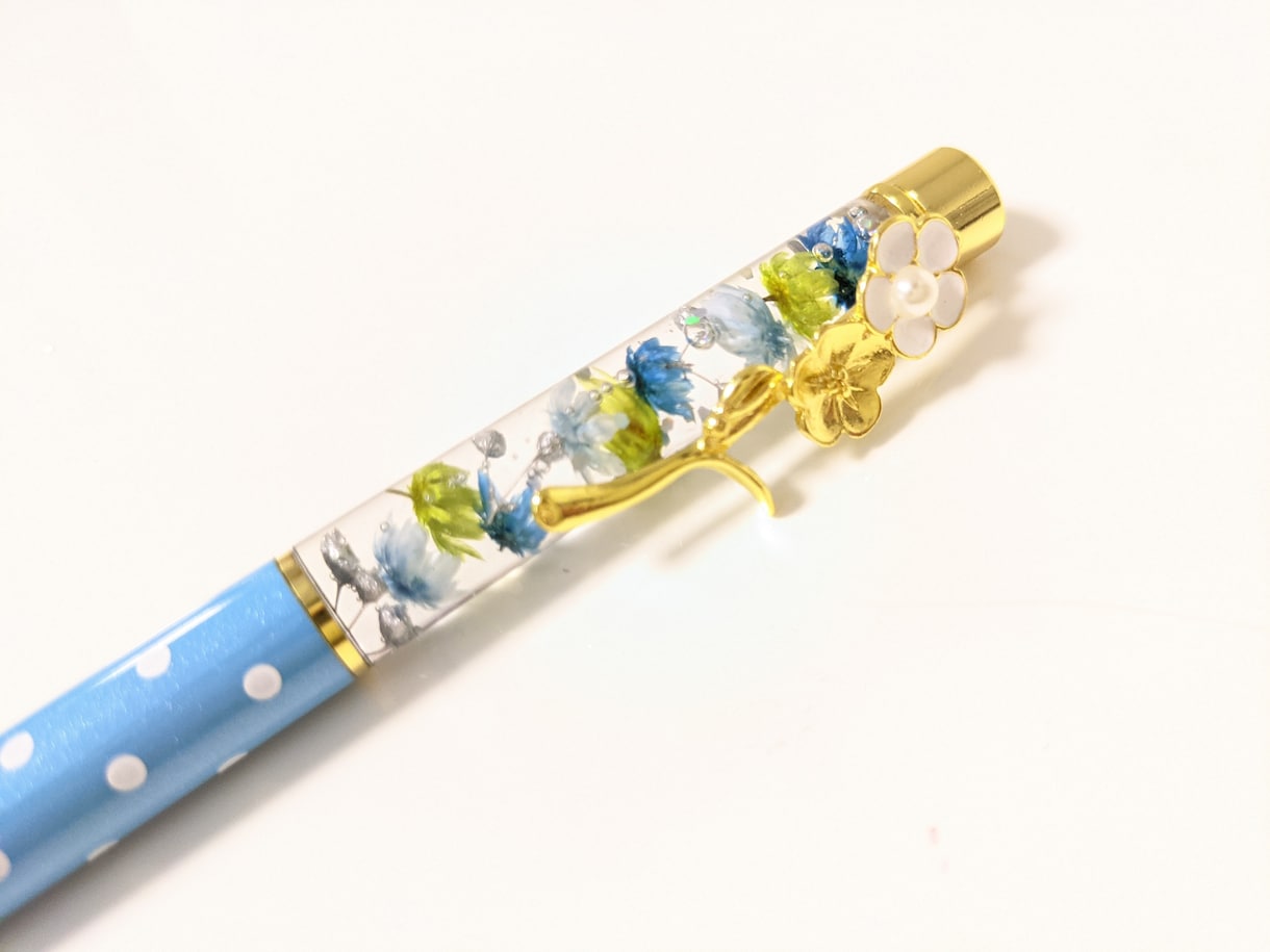 プレゼントに最適！ハーバリウムボールペンを作ります 好きな色のお花で世界で1つのハーバリウムボールペンを作り！ イメージ6