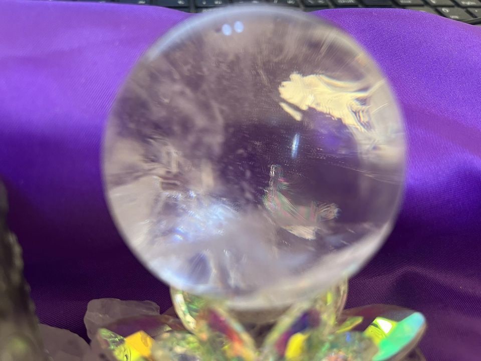 彼とのご縁やご自身の魂の目的など水晶透視鑑定します 水晶透視鑑定　彼のハイヤーセルフに繋がるワーク イメージ1