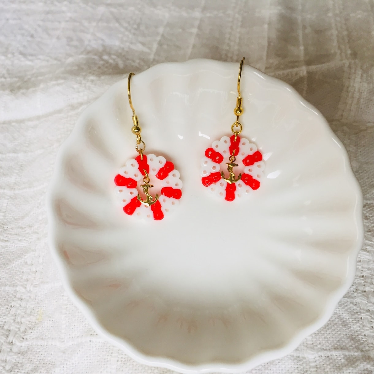 アイロンビーズのアクセサリーを販売します 小さなアイテムがあなたを笑顔にしてくれますように♡ イメージ4
