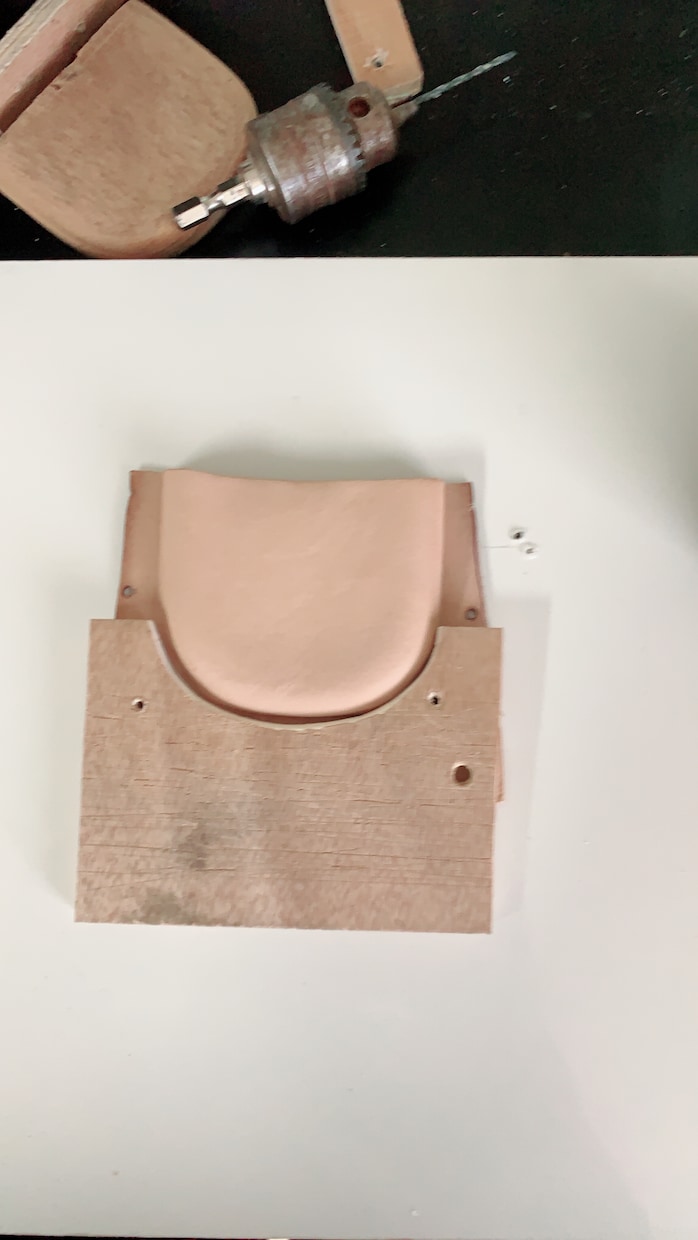 レザークラフト教えます 初めてだけど自分で革製品を作れるのかな？って方是非。 イメージ3
