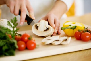 外食や惣菜に自然と頼りたくなくなる秘訣を紹介します 帰宅が遅くなる時などに外食や惣菜に頼ってしまう方へ イメージ1