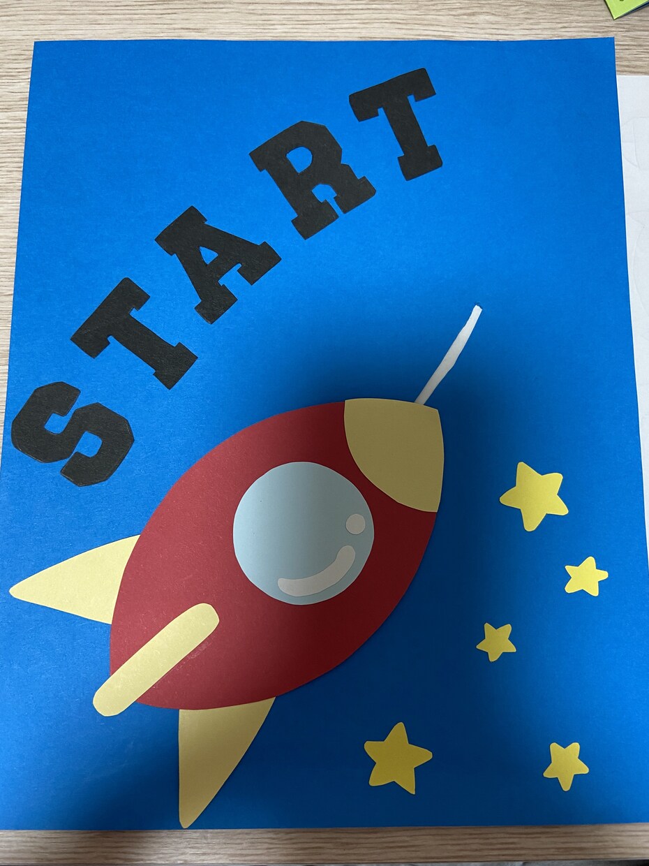 手作りアルバムの仕掛けを作ります 記念日や誕生日に手作りアルバムを贈りたい人へ保育士がお手伝い イメージ4