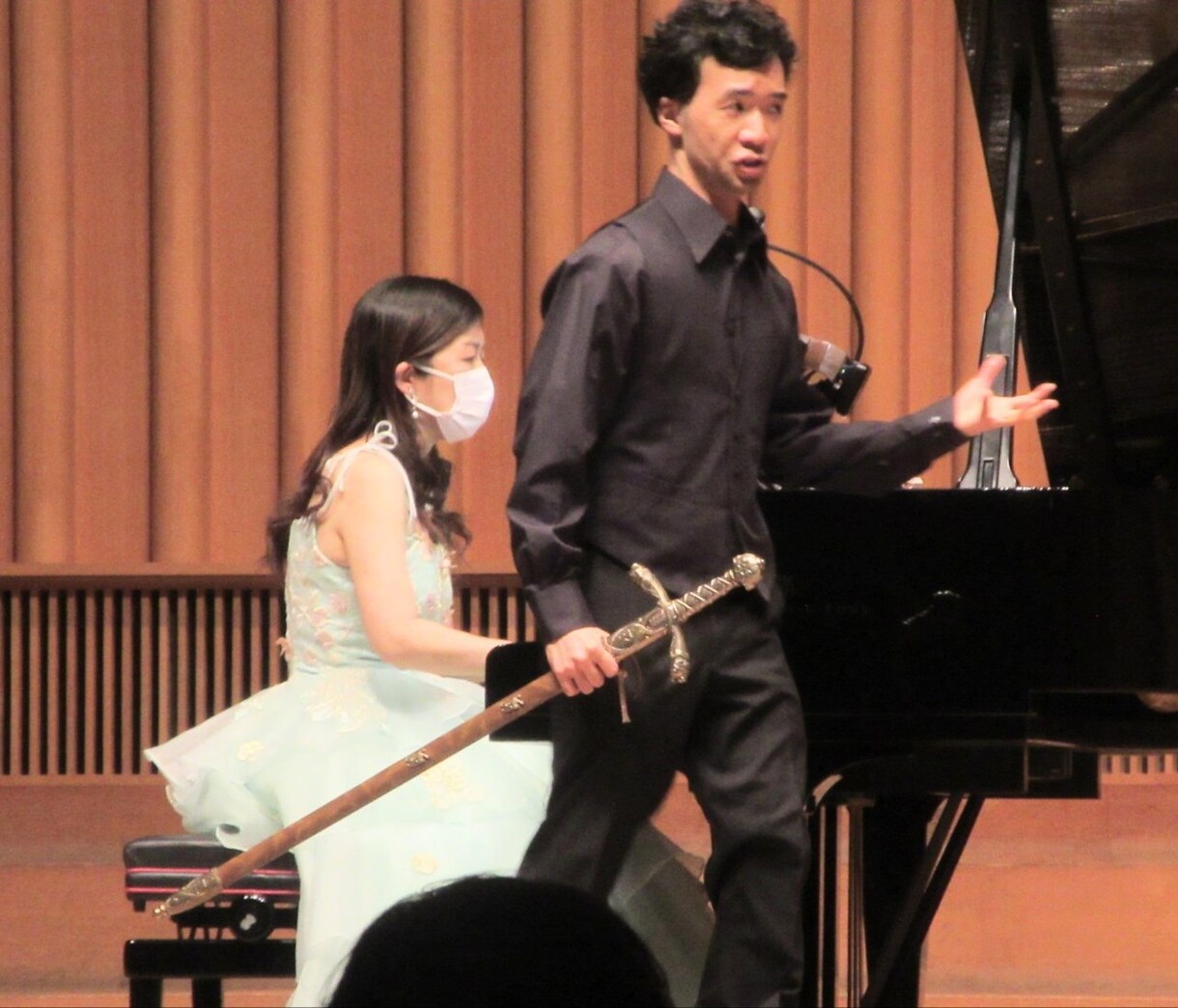オペラのプロがカラオケの苦手を克服させます 音程やリズムを正確にして発声を直せば気持ちよく歌えます。 イメージ5