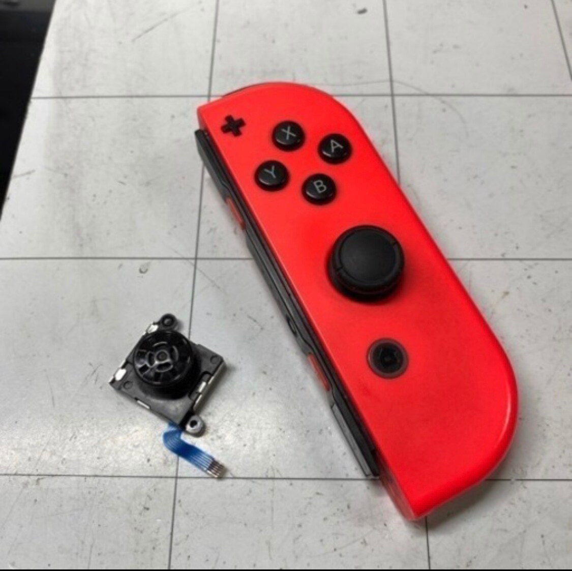 Switch★ジョイコン修理いたします 勝手に動く、ボタン押せない、本体とつながらない、何でもOK イメージ1