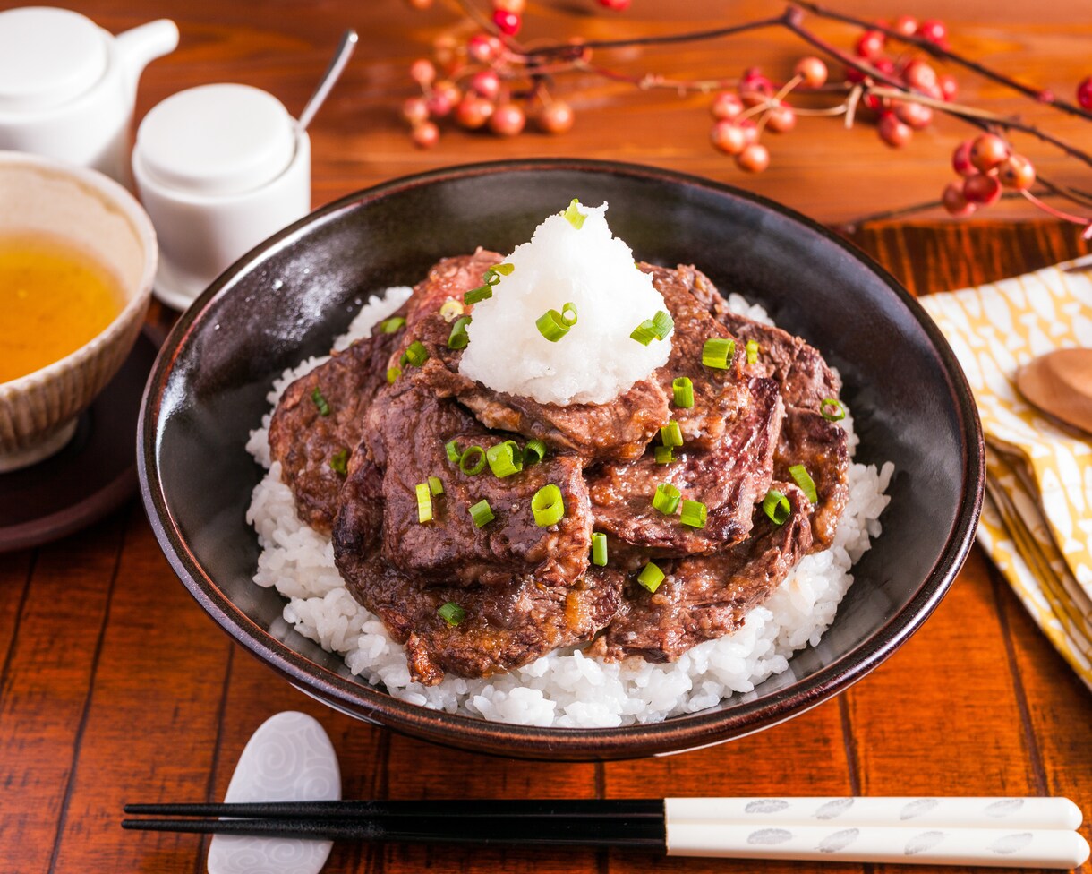 広告媒体のプロカメラマンがお料理の出張撮影をします 専用照明の持ち込みで暗い場所でも窓がなくても料理撮影OKです イメージ2