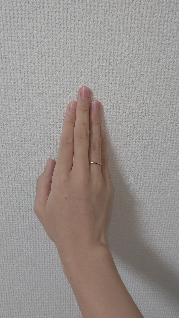 女性の手、素材として提供します ハンドモデル、ネイルモデル、お好きなシチュエーションでどうぞ イメージ4