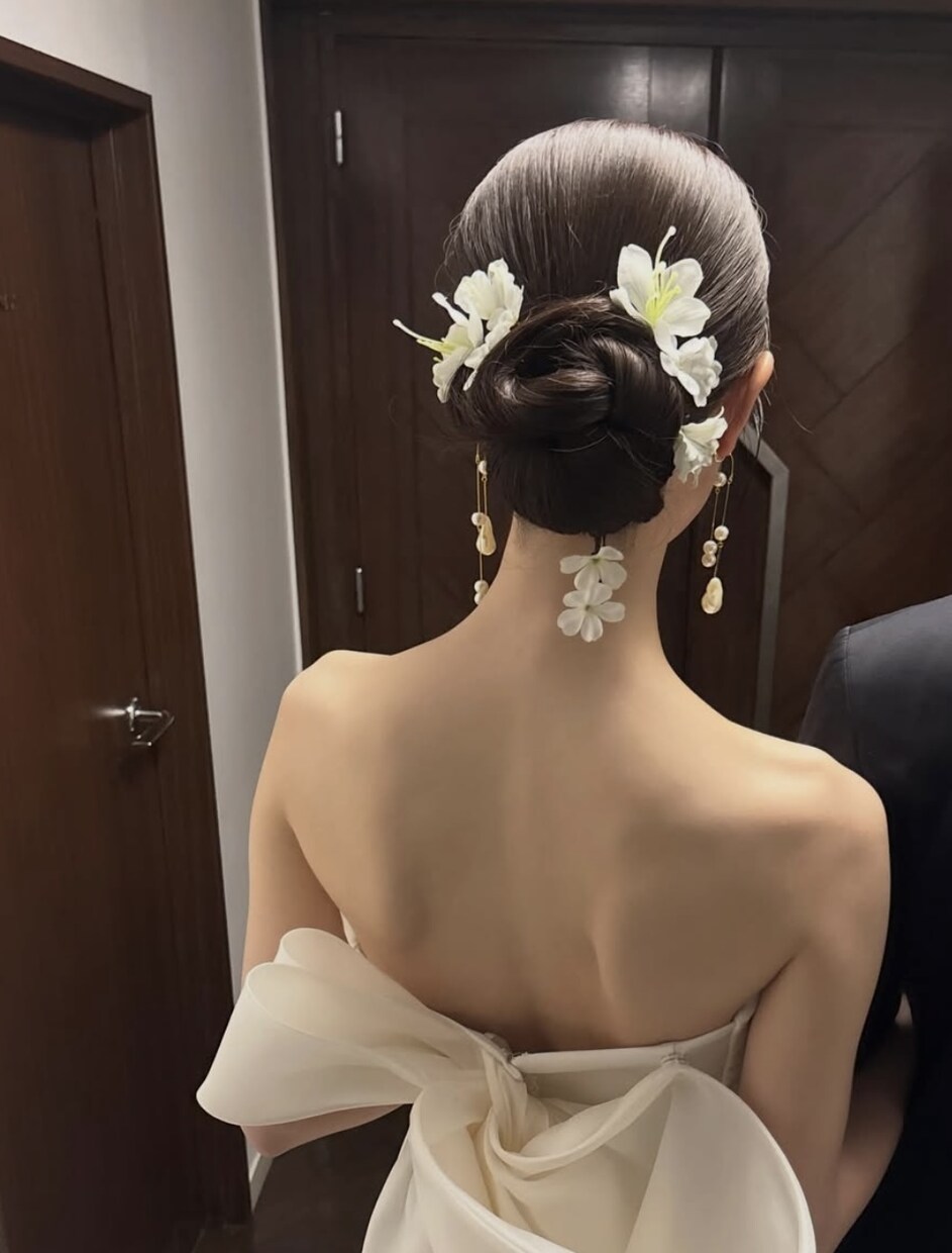 SNSで人気の韓国風・トレンドブーケを提案します 「現役花屋がドレスに合わせてウェディングブーケを提案します」 イメージ4