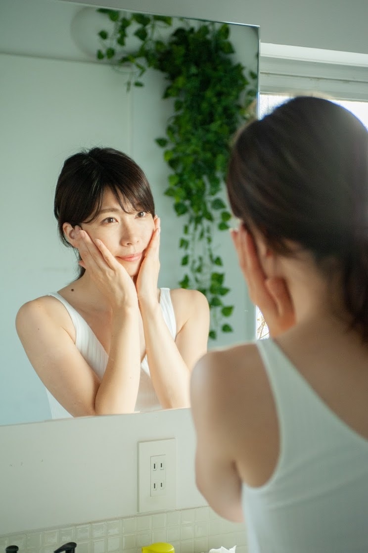 フリー素材、自撮り【あなたの専属モデル】します こんなポーズをした女性、商品PR、、web経験多数ありです！ イメージ10