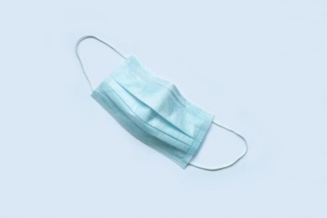 実際にコロナに感染し、ホテル療養中の僕がお答えます 僕自身ほとんど症状がなく、自分は大丈夫だと思っていました。 イメージ1