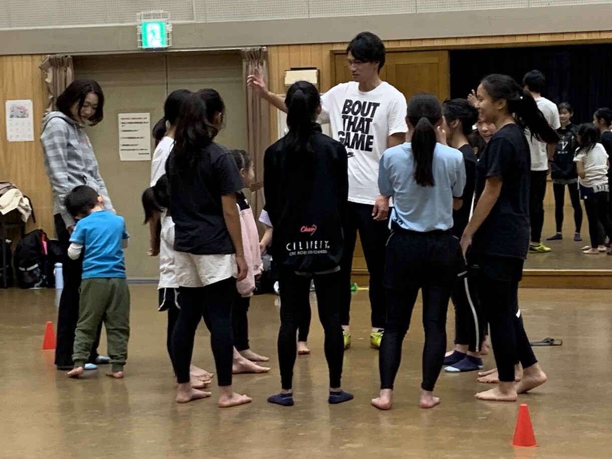 元Jリーガーがオンラインで美しいスタイルに導きます 優しいコーチと楽しくお話しながらトレーニングをしましょう！ イメージ4