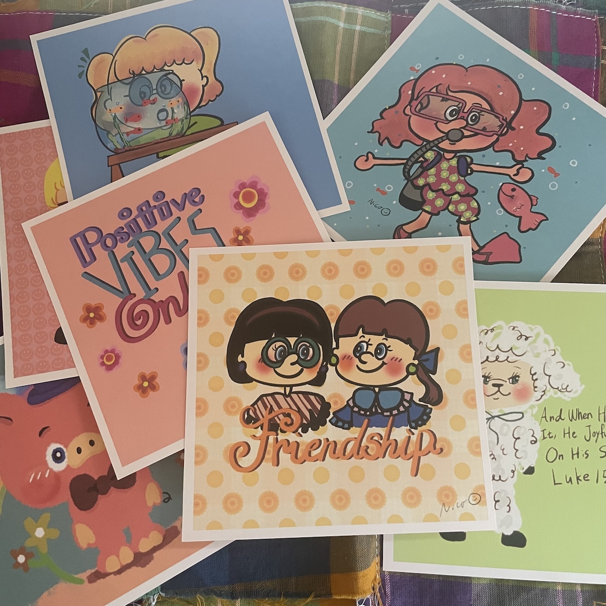 カラフルでポップなかわいいイラスト描きます キラキラかわいい色んな国にも受けるキャラクター イメージ7
