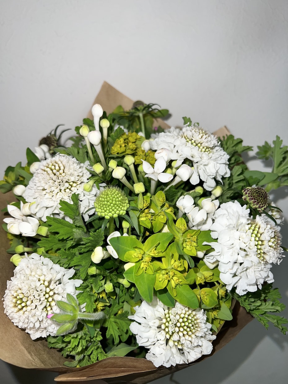 家用、プレゼント用の花束たばねます 花初心者の方向けに花を束ねます！ イメージ4