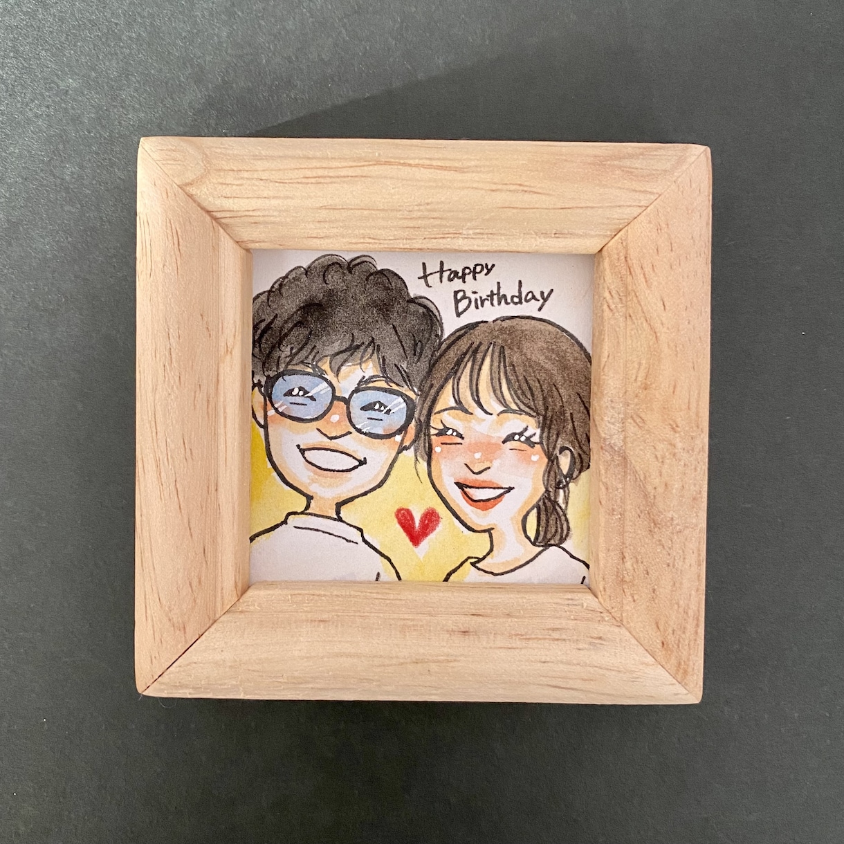ニコニコ笑顔の小さなゆるかわいい似顔絵を描きます 【額付/送料込】ご夫婦やカップルの記念日・プレゼントに★ イメージ3