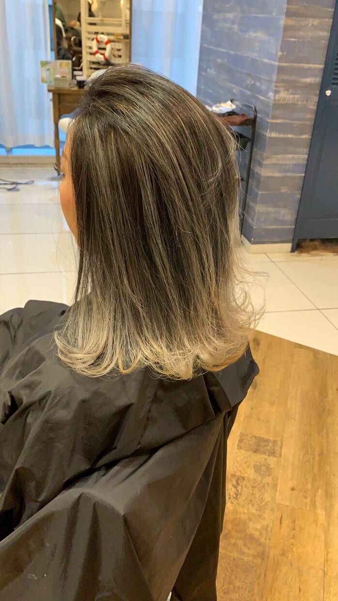 似合うヘアカラーのアドバイスやヘアケア相談乗ります 1人1人に合うカラーやヘアケアのご相談にお応えします。 イメージ2