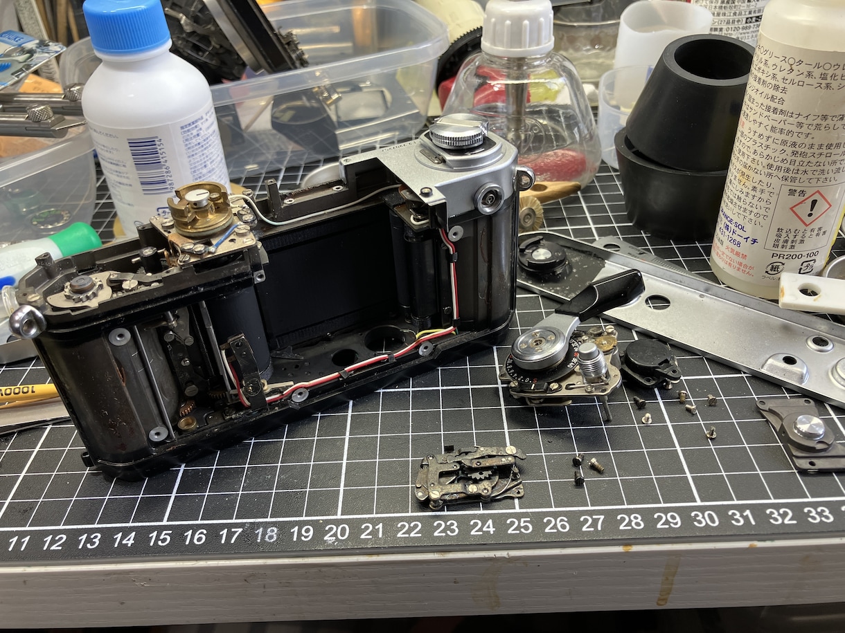 フィルム一眼レフカメラの修理をお受けします 機械式一眼レフ（主にニコン製）の修理を格安でお届けします。 イメージ1