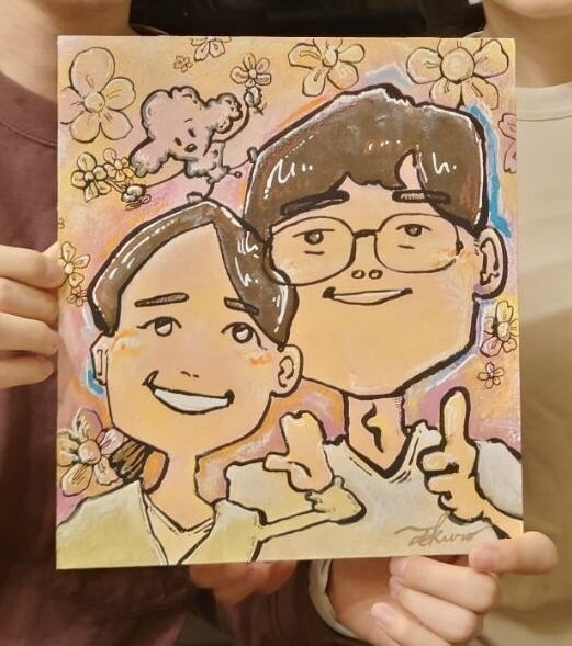 色紙原画あり。ポップでかわいい似顔絵描きます 絵の具で似顔絵描きます！(ペットも可)色紙サイズです！ イメージ3
