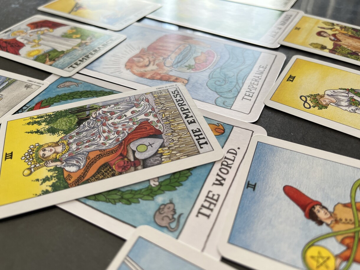 タロットであなたの魂の性質を紐解きます タロットカードと生年月日からあなたの性格・性質を解釈します。 イメージ1