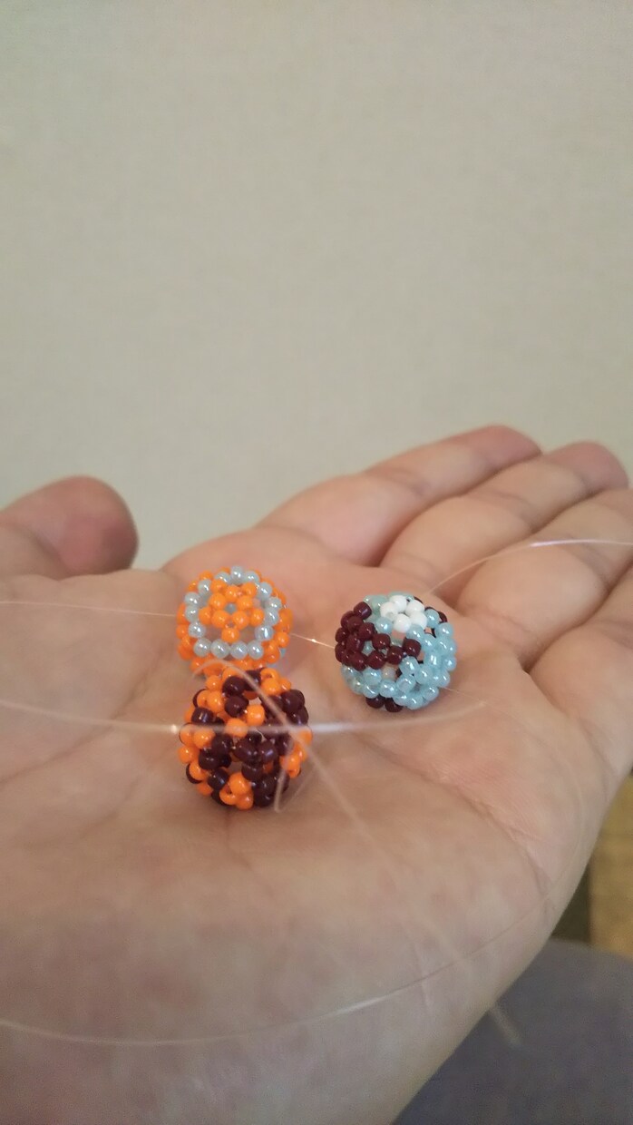 ビーズのボールを作ります お好きな色を指定できます。1個から承ります。 イメージ2