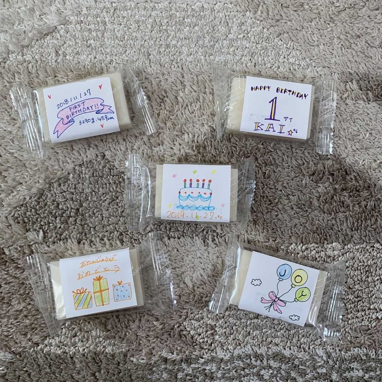 一歳のお誕生日に一升餅用イラスト描きます 市販のカット餅に貼るだけで可愛いオリジナル一升餅の出来上がり イメージ7