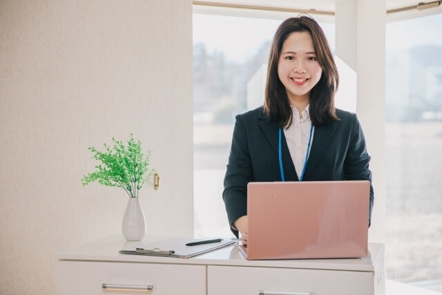 打ち合わせ、求人広告作成、面接対応まで請け負います 簡単打ち合わせで求人媒体への募集要項作成や面接対応まで イメージ3